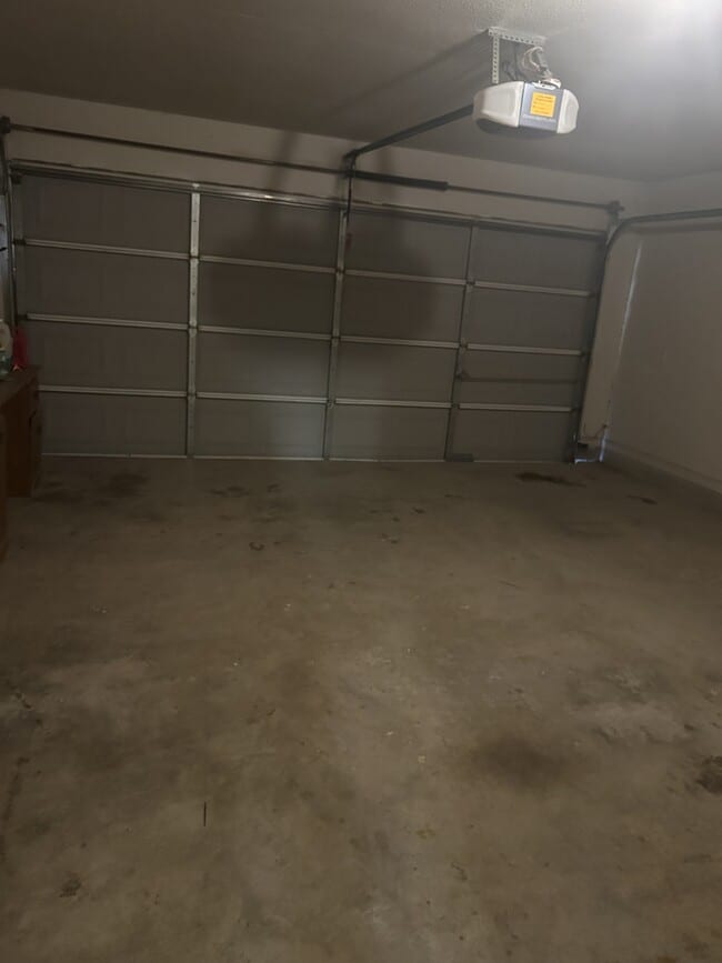 Building Photo - 210 Bailey Loop