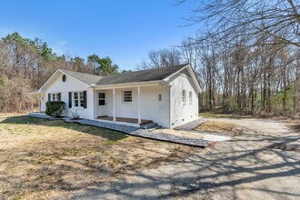 Building Photo - 2BR/1BA Townhome with Granite Countertops & Carport $1465/mo rent