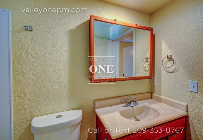 Building Photo - Experience Pet-Friendly Resort Living! Fea...