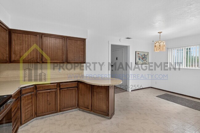 Building Photo - 9550 Colton Ave