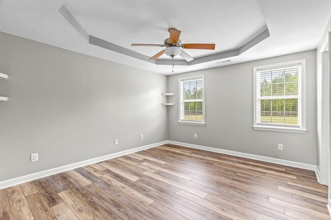 Building Photo - 214 Tall Tree Court