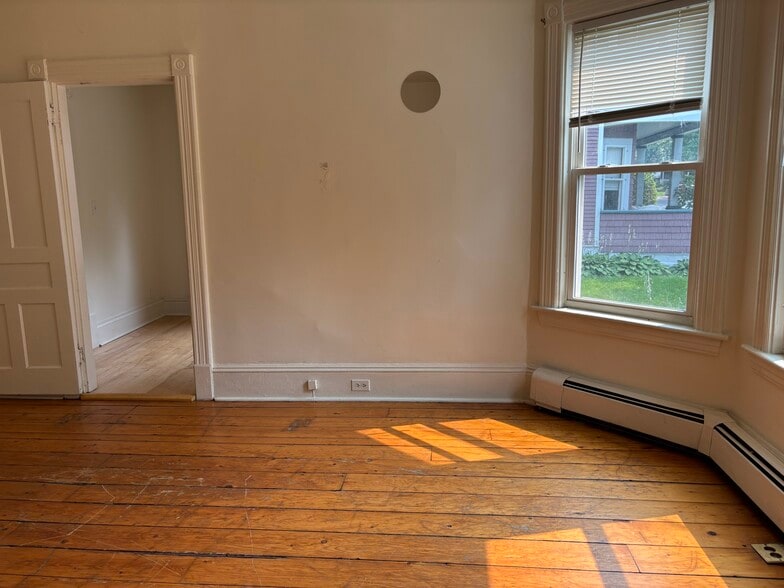 Building Photo - 384 Saint Paul St