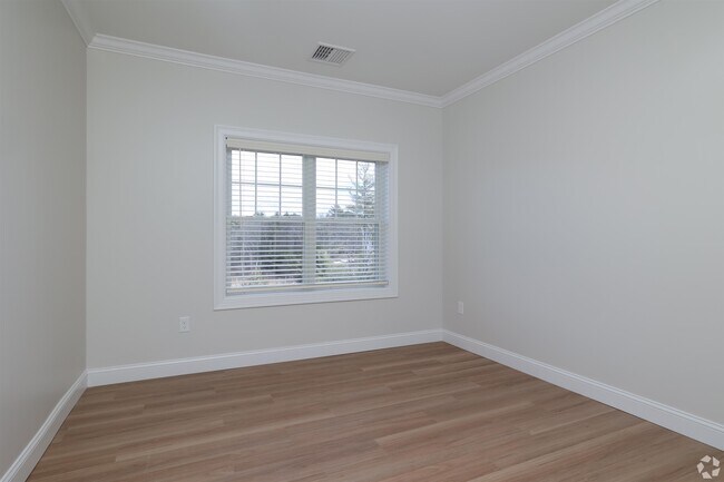 Building Photo - 74 Rockingham Rd