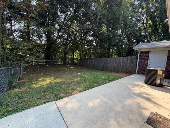 Building Photo - 197 Hershel Lackey Rd