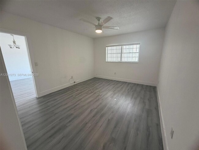 Building Photo - 20111 NE 27th Ct