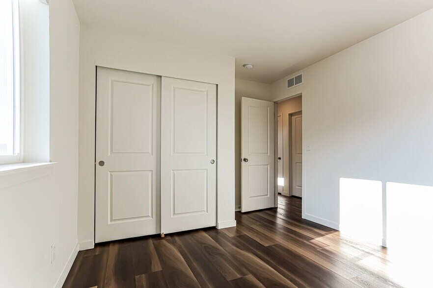 Building Photo - 4760 N Tower Dr