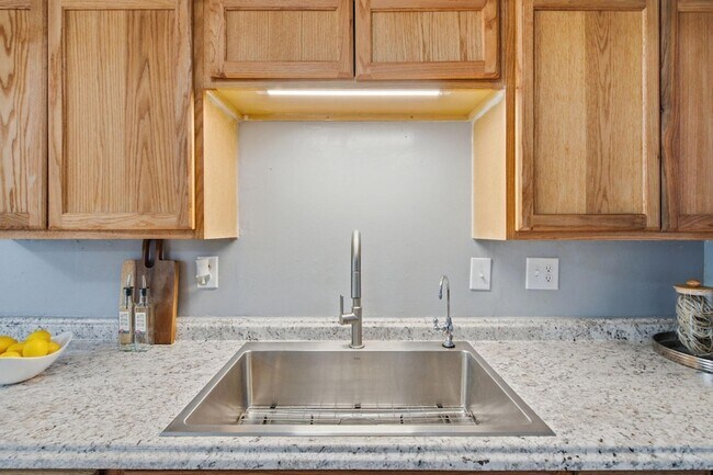 Building Photo - 206 Hiawatha Trail