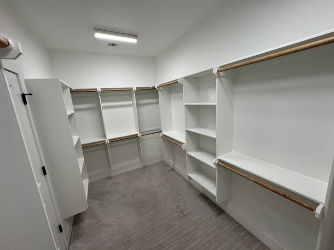 Building Photo - 4324 Cedar Creek Rd