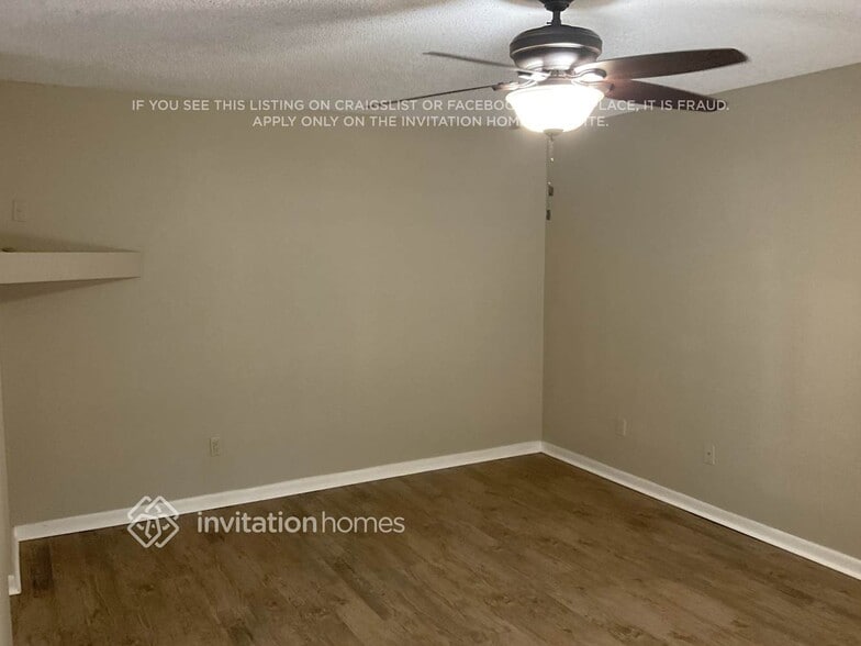 Building Photo - 16027 Eagle River Way