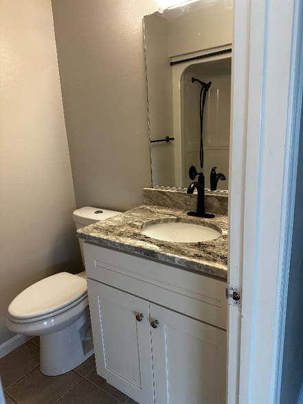 Building Photo - 4605 Lee Ave