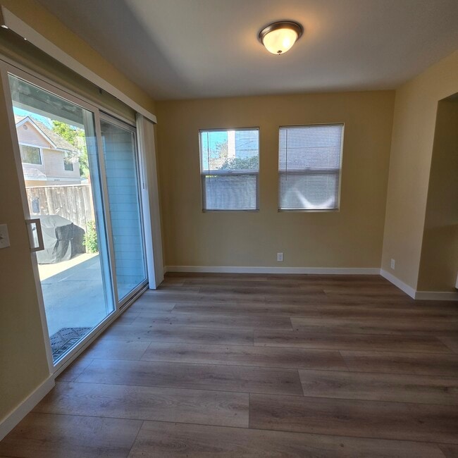 Building Photo - 2179 Beebee St