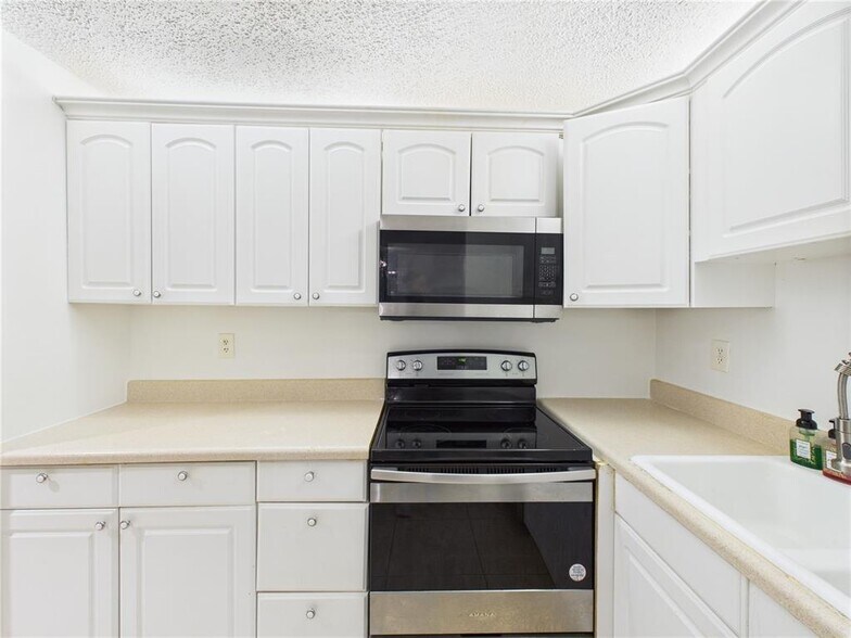 Building Photo - 4113 NW 88th Ave