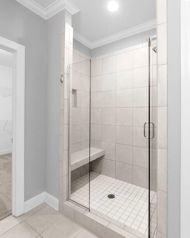 Building Photo - 5120 Meadowbend Dr NE