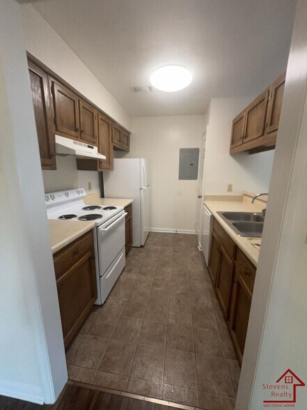 Building Photo - 409 Oriole Dr