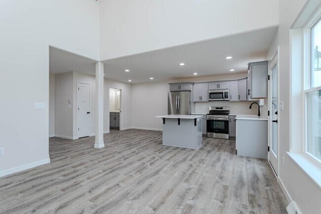 Building Photo - 3504 Green Pastures Ln