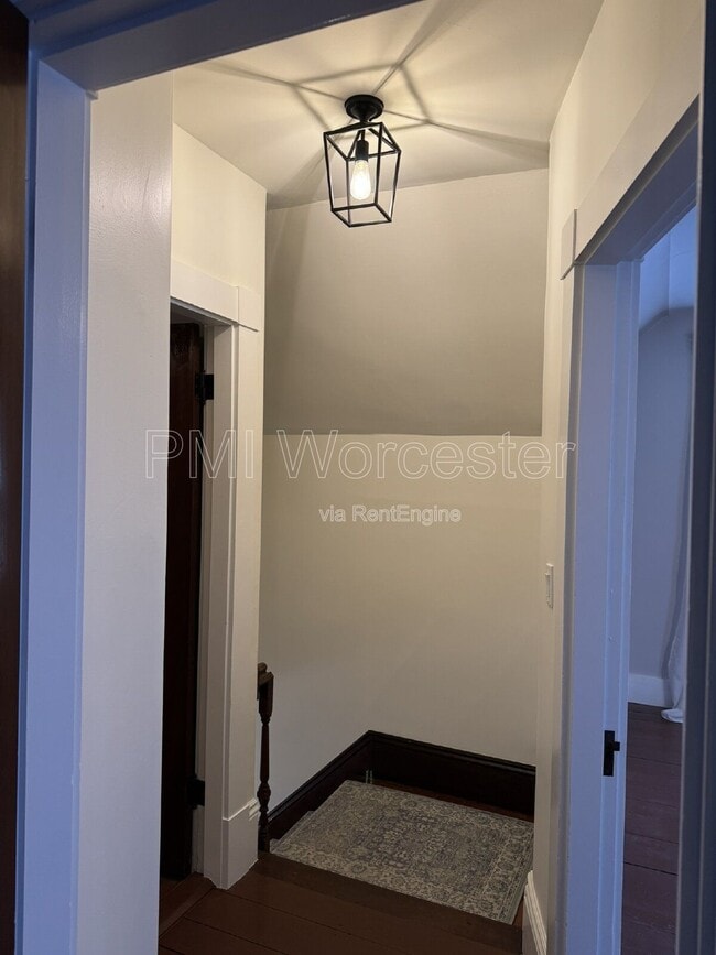 Building Photo - 161 Lincoln St