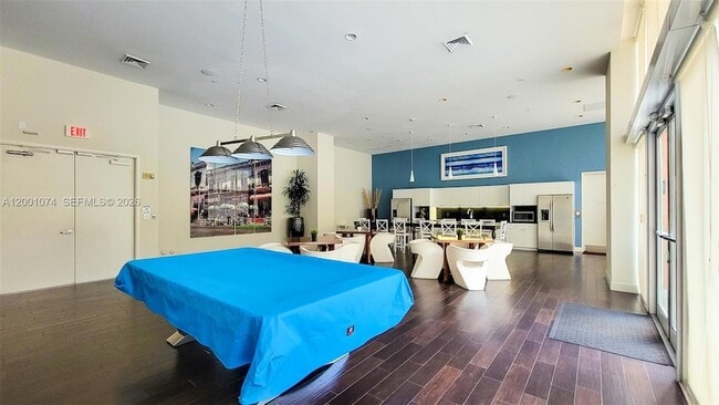 Building Photo - 2775 NE 187th St