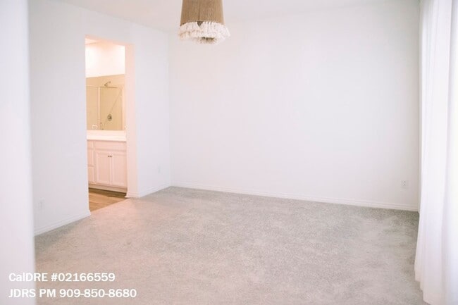 Building Photo - Irvine 2 Bedroom Condo