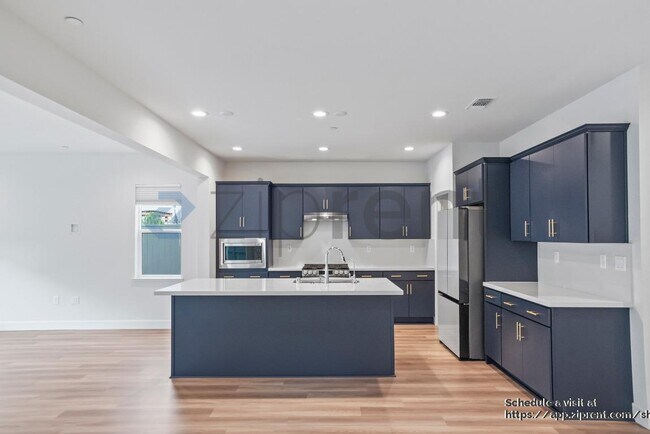 Building Photo - 4203 Randa Wy