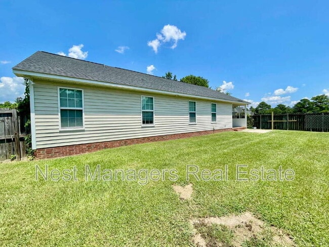 Building Photo - 460 Derby Ln