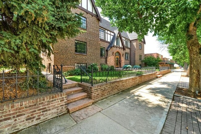 Building Photo - 2233 Kearney St