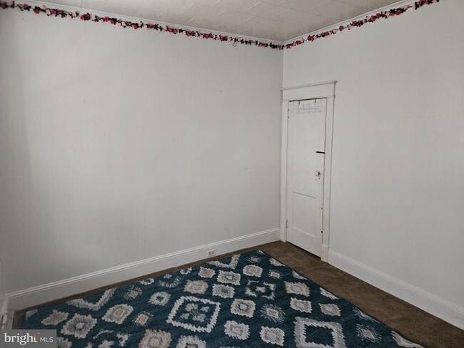 Building Photo - 330 W South St