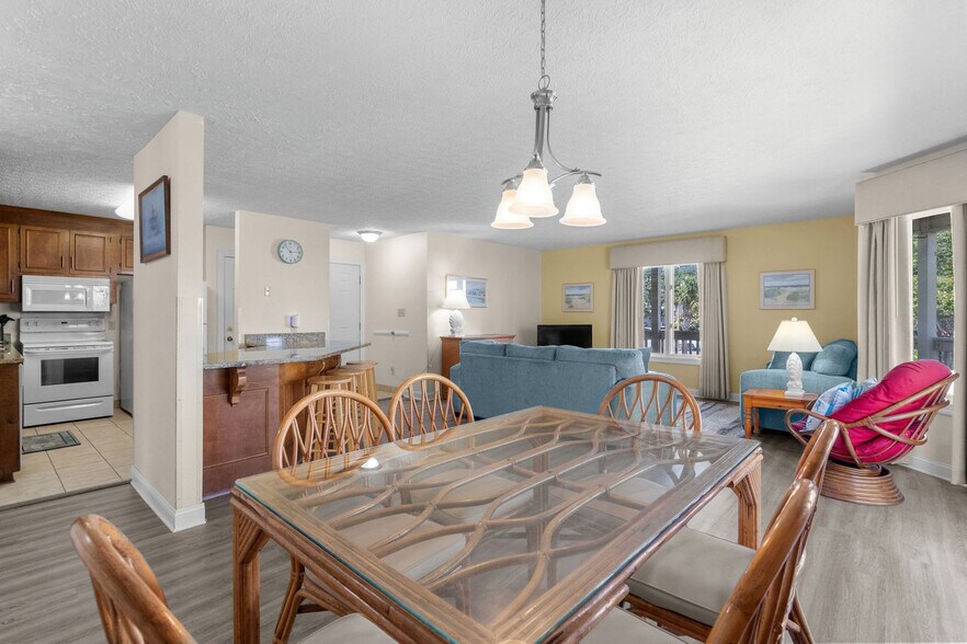 Building Photo - 2805B N Ocean Blvd