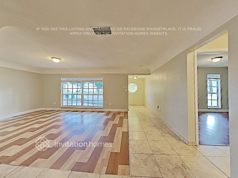 Building Photo - 8659 Sheraton Dr