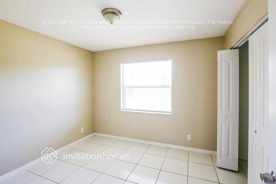 Building Photo - 1672 W Breezy Ln