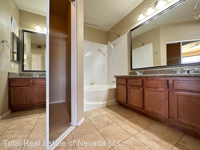 Building Photo - 2 br, 2 bath House - 1621 Queen Victoria S...