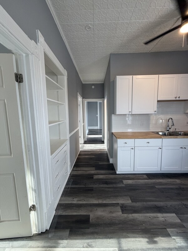 Building Photo - 241 Saratoga St