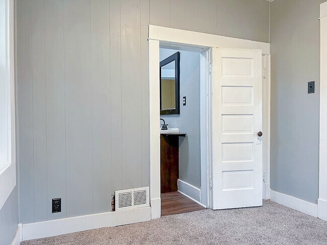 Building Photo - 315 Wyoming Ave