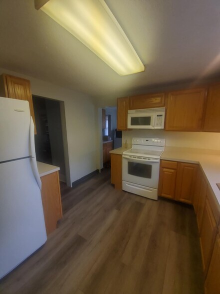 Kitchen - 167 23rd St SE