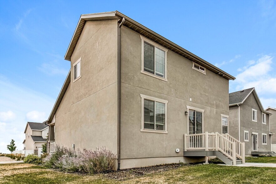 Building Photo - 1083 W Osprey Dr