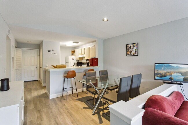 Building Photo - 1885 Palm Cove Blvd