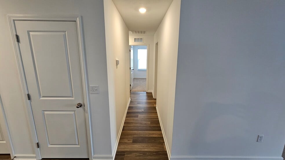 Hallway - 4209 Tingle Dr