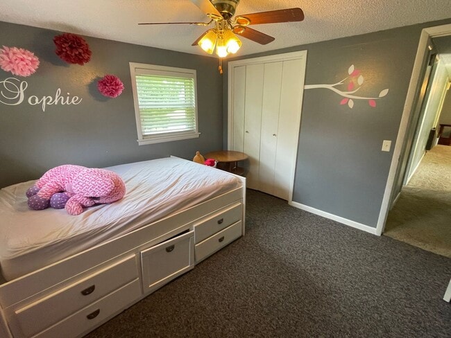 Building Photo - 3 Bedroom 1 Bathroom House Stilwell, OK