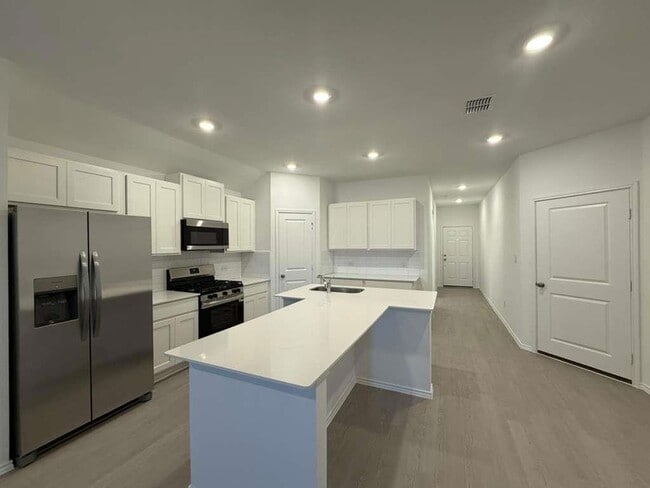 Building Photo - 569 Sormonne Lp