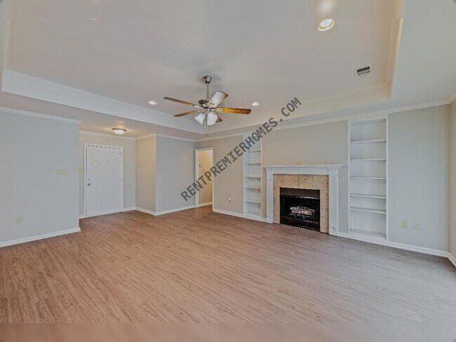 Building Photo - 2910 Falcon Ct