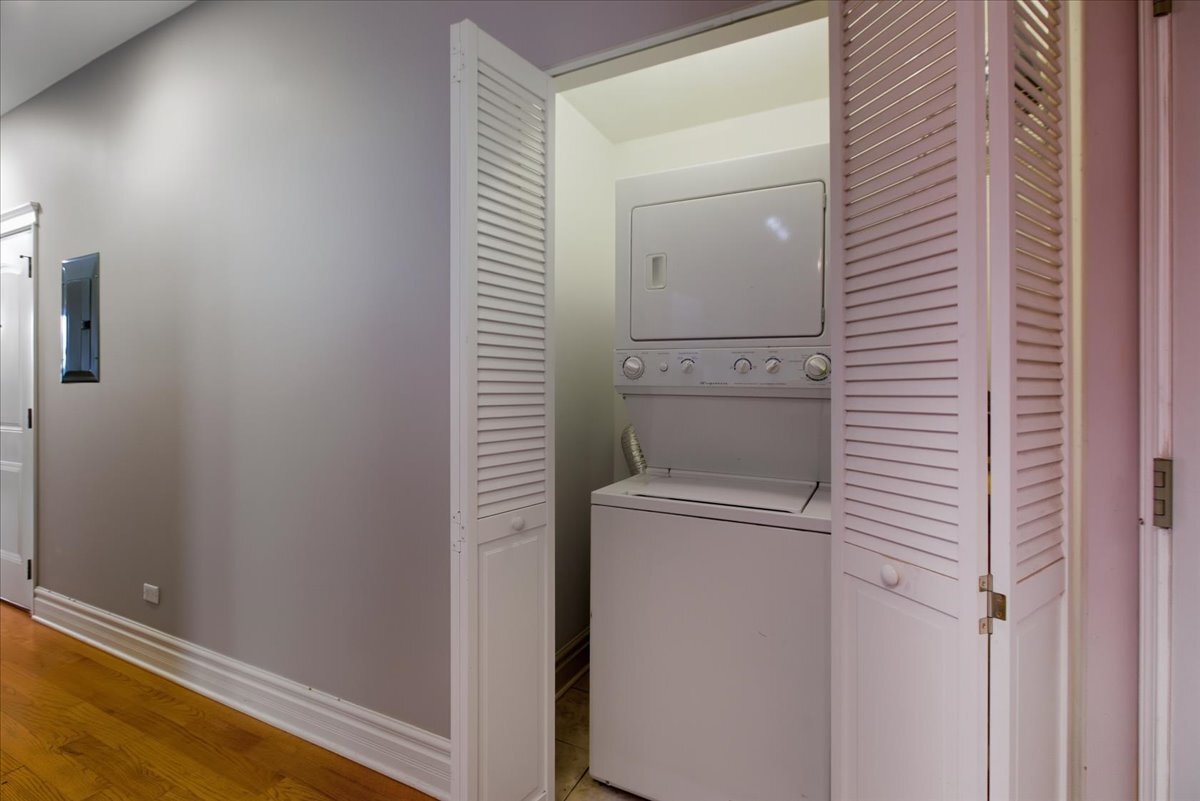 Building Photo - 1951 N Monticello Ave