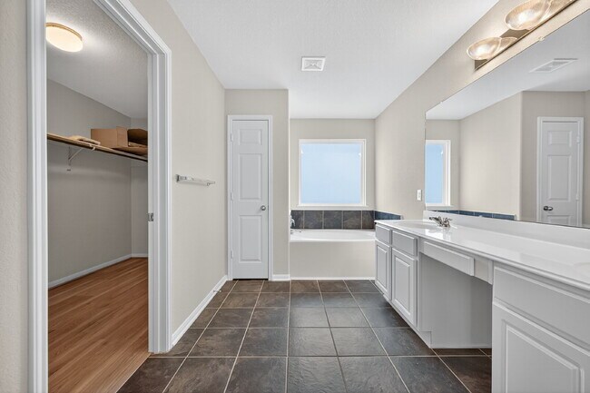 Building Photo - "3-Bed with 2 Full Baths in Katy – Spaciou...