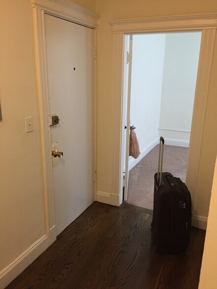 Building Photo - 74 Brainerd Rd