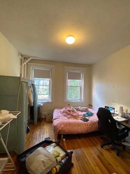 Building Photo - 1334 Commonwealth Ave