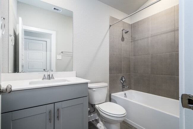 Building Photo - 17877 Stone Ter Ct