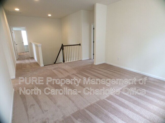 Building Photo - 107 Torridge Ave