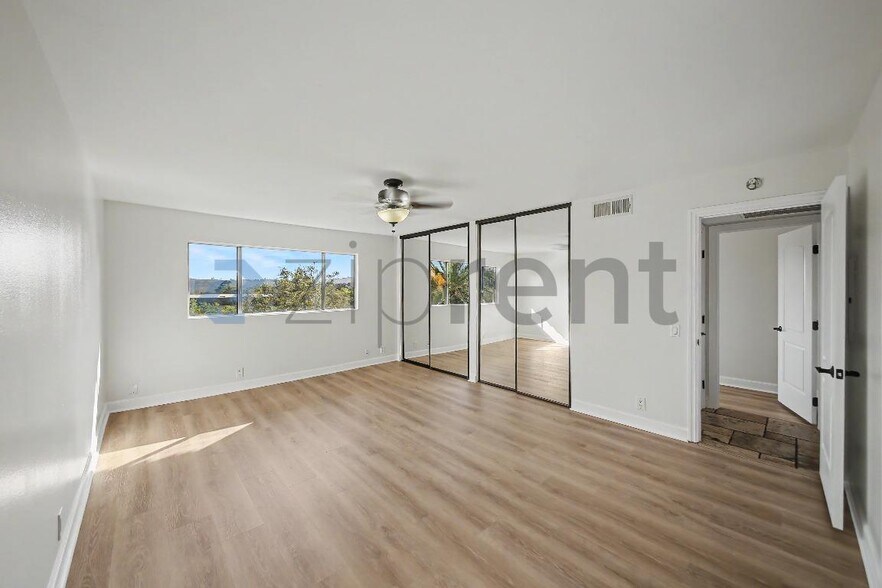 Building Photo - Unit 30