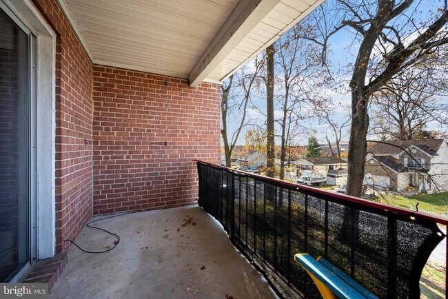 Building Photo - 6511 Parsons Ave