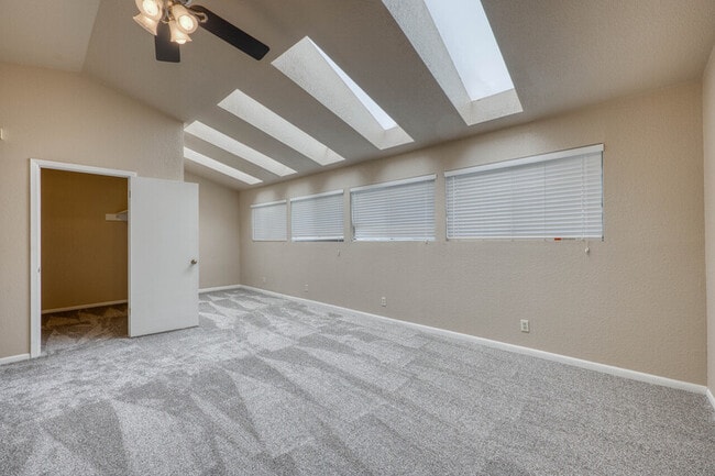 Building Photo - 107 Lachite