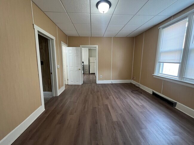 Building Photo - 810 S 25th St