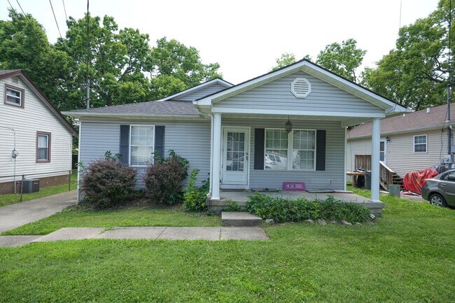 Building Photo - 718 Golfview Dr